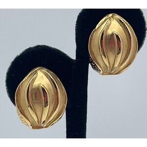 Vintage Unsigned Brushed and Shiny Gold Tone Flower Bud Shaped Clip On Earrings